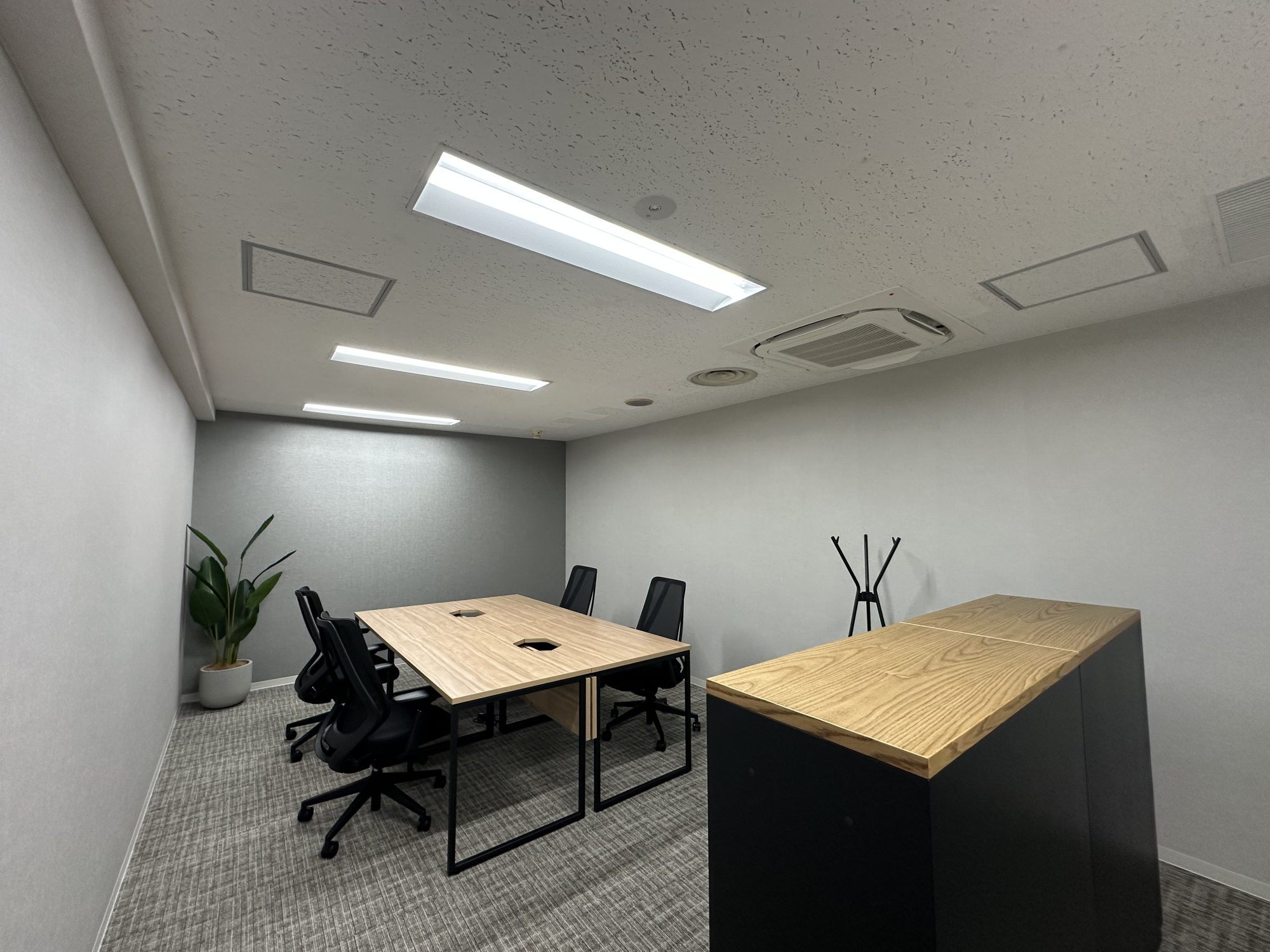 金沢市南町「WAKITA金沢ビル」に家具付きの小規模賃貸オフィスが誕生